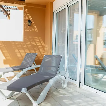 Spacious With Large Terrace In Amarilla Golf דירה