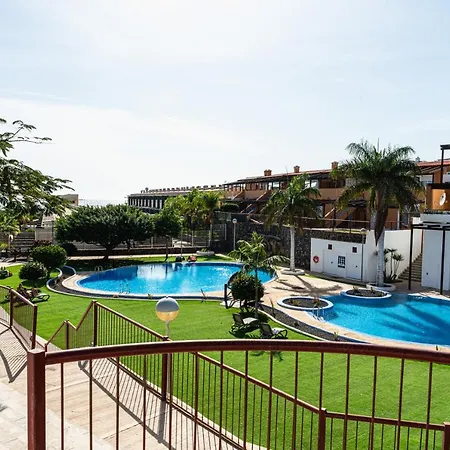Spacious With Large Terrace In Amarilla Golf דירה *